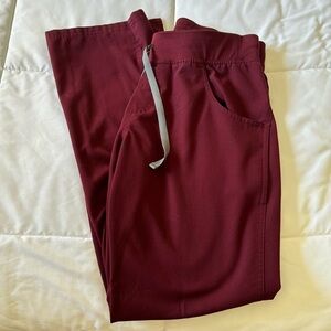 Figs Kade Cargo scrub pants, Burgundy